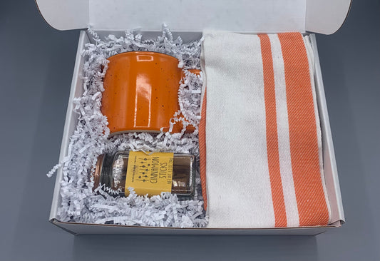 FALL-THEMED KITCHEN GIFT BOX